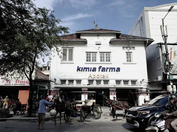 Yogyakarta Indonesië Maart 2022 Het Apotheeksgebouw Van Kimia Farma Aan — Stockfoto