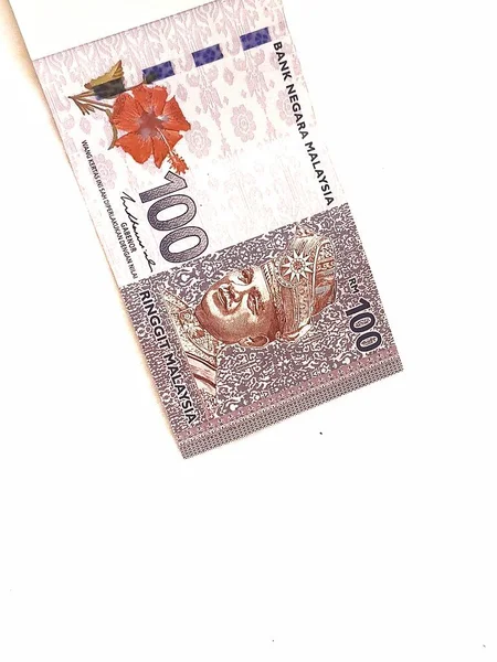 100 Ringgit Malezya Banknotundan Birinin Izole Edilmiş Beyaz Fotoğrafı Malezya — Stok fotoğraf