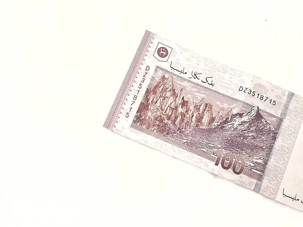Odizolowane Białe Zdjęcie Jednego Kawałka 100 Dzwonków Malajskich Banknotów Odpowiednia — Zdjęcie stockowe