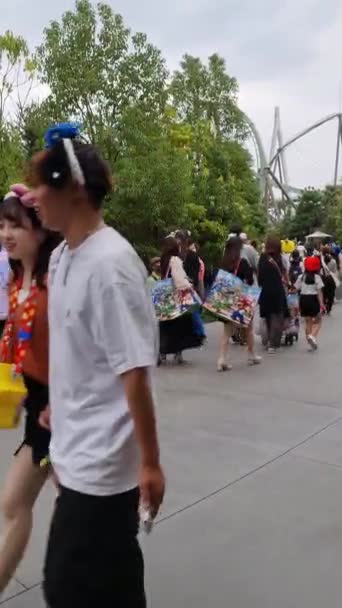Osaka Japón Septiembre 2023 Visitantes Entrando Saliendo Zona Súper Occidental — Vídeos de Stock