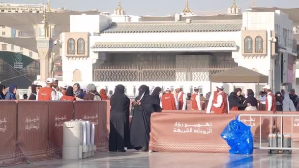 Медіна Саудівська Аравія Березня 2024 Року Черги Жінок Паломниць Умри — стокове відео