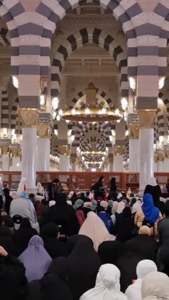 Medina Arabia Saudita Marzo 2024 Condiciones Área Oración Las Mujeres — Vídeos de Stock