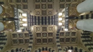Medine, Suudi Arabistan, 29 Şubat 2024. Medine 'deki Nabawi Camii' nin (Hz. Çok güzel. Nabawi Camii 'nde namaz kılmanın ödülü, Büyük Cami' deki diğer camilerden bin kat daha büyüktür. 