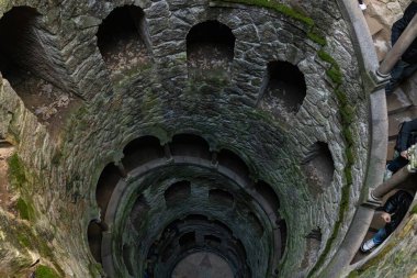 Quinta da Regaleira, Sintra-Portekiz 'de Masonik Kabul Kuyusu. Yüksek kalite fotoğraf