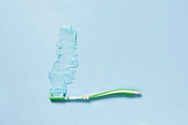 Une Brosse Dents Sur Fond Bleu Clair Avec Espace Copie — Photo