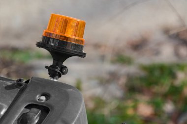 Hasarlı araçlar için acil durum ışığı V16 ışık .flash, dgt, üçgenlerin değiştirilmesi için zorunludur.