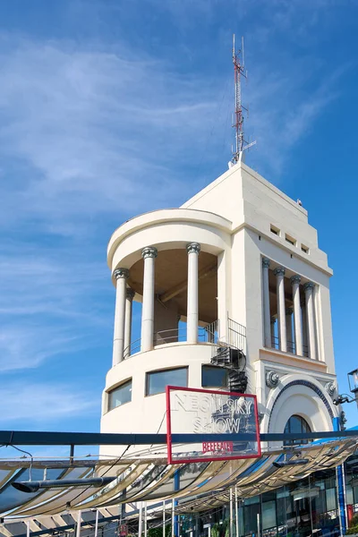 MADRID SPAIN - 5 Eylül 2023 Madrid Circulo de Bellas Artes 'in çatı kulesi.