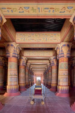 Ouarzazate, Fas - 15 Ekim 2023: Antik Mısır Tapınağı: Atlas Film Stüdyolarında Hiyeroglifler Arasında Bir Yolculuk.