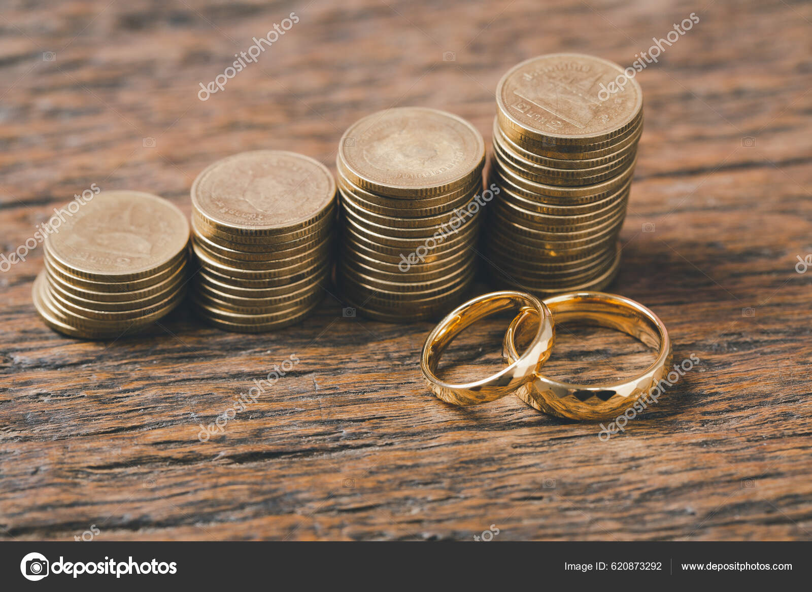 Money Planning Wedding Concept Sustainable Financial Goal Family Life  Married — Stock Photo © dapor2560 #620873292