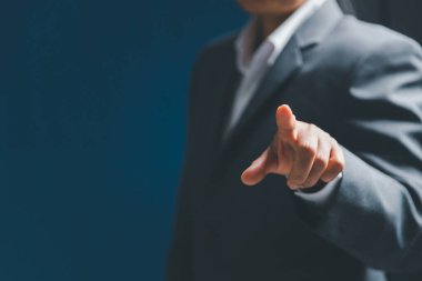 İş kadını el teması sanal ekran, modern arkaplan konsepti, metninizi simge demeti ile kopyalayabilir, boşluk kopyalayabilir