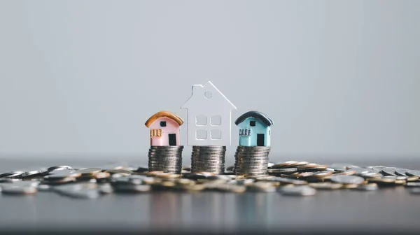 Coins Stack Mini House Wooden Table Home Loan Money Concept — Stock Photo, Image
