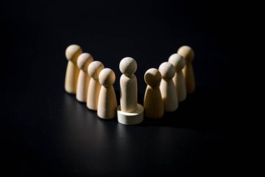 Liderlik ya da takım çalışması, liderlik ve takım oluşturmada bir strateji fikridir. Ormanlık takım çalışması ya da liderlik tarzı önde gelen konseptin sembolüdür. İyi şirketlerin iyi liderleri vardır..