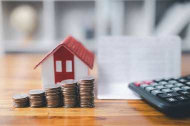 Ev modeli ve konsept olarak tasarruf edilen para birikimleri ev satın almak, yatırım ipoteği finansı yapmak ve ev kredisini yeniden finanse etmek için. Emlak sigortası ve vergi parası.