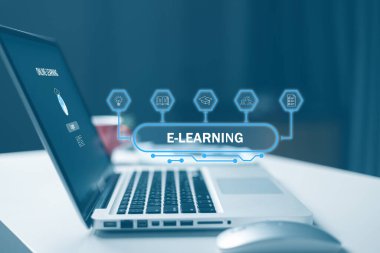 Video konferans çağrı teknolojisi, öğrencilerin her yerden öğrenmeleri için dijital eğitim kursları düzenliyor. Öğrenci ve Üniversite Konsepti için E-öğrenim ve Çevrimiçi Eğitim.