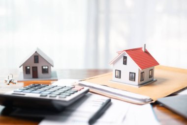 Konut kredisi yoluyla emlak yatırımları, hem sağlam yatırım hem de emlak alanında emlak sektöründe güvenli iş kararı olarak hizmet veren, konutu finanse etmenin yaygın bir yoludur. Gayrimenkul yatırımı finans.
