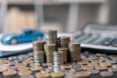 İş konsepti, araç politikası için prim belirlemek için finans hesap makinesini kullanmak ve araba için açık bir finansal sözleşme sağlamaktı. Otomobil sigortasına yatırım yapmak ulaşım maliyetlerinden tasarruf ettirebilir.