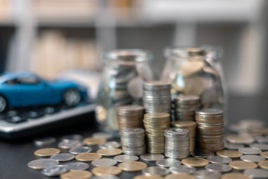 İş konsepti, araç politikası için prim belirlemek için finans hesap makinesini kullanmak ve araba için açık bir finansal sözleşme sağlamaktı. Otomobil sigortasına yatırım yapmak ulaşım maliyetlerinden tasarruf ettirebilir.