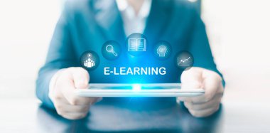 Çevrimiçi eğitim kursunda bilgisayar teknolojisi ve e-öğrenme öğretiyor. kurs, eğitim, çevrimiçi, teknoloji, bilgisayar, e-öğrenme, öğrenme, okulda modern iş uygulamaları kavramı.