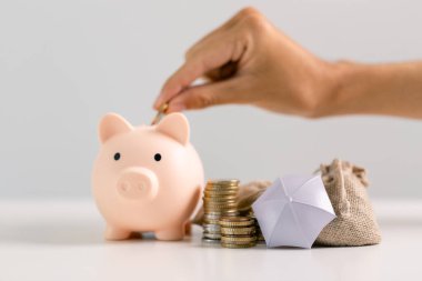 Akıllı yatırımlar ve dikkatli bir bütçe ile para biriktirmek, bir işin finansmanı, istikrarlı bir banka hesabına ve sağlam bir ekonomiye katkıda bulunmak için hayati önem taşıyor. Güvenli, kredi, tavsiye, denge