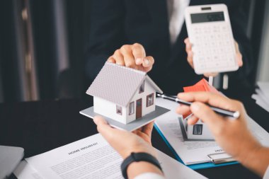 İşletme konsepti finans koruma bürosu yatırım satın alma fikri ev satın alma ve finansal güvenlik sağlama. ikamet acentesi el koruması satın alma sigortası ve elverişli kredi anlaşması.