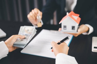 İşletme konsepti finans koruma bürosu yatırım satın alma fikri ev satın alma ve finansal güvenlik sağlama. ikamet acentesi el koruması satın alma sigortası ve elverişli kredi anlaşması.