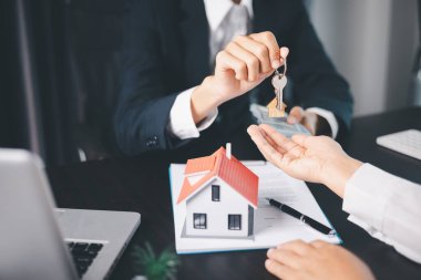 İşletme konsepti finans koruma bürosu yatırım satın alma fikri ev satın alma ve finansal güvenlik sağlama. ikamet acentesi el koruması satın alma sigortası ve elverişli kredi anlaşması.