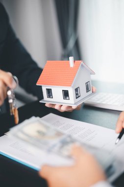 İşletme konsepti finans koruma bürosu yatırım satın alma fikri ev satın alma ve finansal güvenlik sağlama. ikamet acentesi el koruması satın alma sigortası ve elverişli kredi anlaşması.