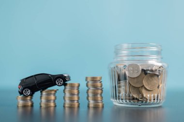İş otomobili konsepti büyümesi stratejik mali yönetim, para yatırımı, yatırım bankası, emlak, ekonomik kalkınma, tasarruf, gelir yığını yatırım ekonomisi dönüşünü teşvik eder.