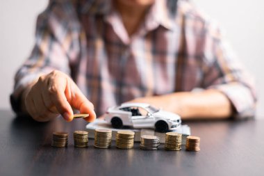 Konsept iş aracı finans koruma bürosu planı yatırım tasarruf el koruma araba satın alma fikri finansal güvence otomobil acentesi satın alma sigorta güvenli elverişli kredi anlaşması