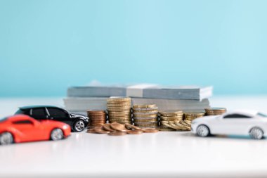 İş otomobili konsepti büyümesi stratejik mali yönetim, para yatırımı, yatırım bankası, emlak, ekonomik kalkınma, tasarruf, gelir yığını yatırım ekonomisi dönüşünü teşvik eder.