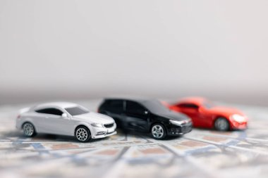 İş otomobili konsepti büyümesi stratejik mali yönetim, para yatırımı, yatırım bankası, emlak, ekonomik kalkınma, tasarruf, gelir yığını yatırım ekonomisi dönüşünü teşvik eder.