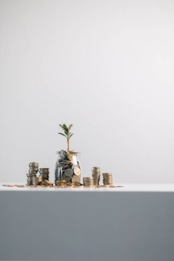 İş konsepti büyümesi stratejik mali yönetim, para yatırımı, yatırım bankası, emlak, ekonomik kalkınma, ev-araba eğitimi, gelir yığını, yatırım ekonomisi...