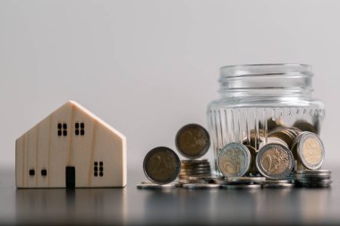 Ticari konsept stratejik mali yönetim para tasarrufu bankanın emlak tasarrufu ekonomik kredi geliştirme büyüme muhasebe satın alma yatırım yatırım ekonomisi teşvik eder