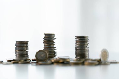 İş tasarruf parası para büyüme konsepti stratejik mali yönetim yatırım bankası yatırım kredi bankası gayrimenkul ekonomik kalkınma gelir yığını yatırım geri dönüş ekonomisini teşvik eder