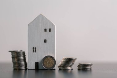 Ticari konsept stratejik mali yönetim para tasarrufu bankanın emlak tasarrufu ekonomik kredi geliştirme büyüme muhasebe satın alma yatırım yatırım ekonomisi teşvik eder