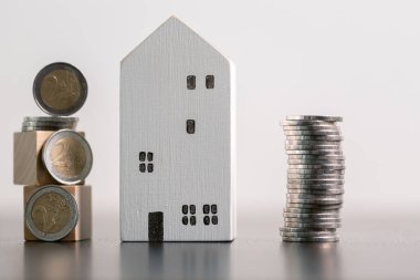 Ticari konsept stratejik mali yönetim para tasarrufu bankanın emlak tasarrufu ekonomik kredi geliştirme büyüme muhasebe satın alma yatırım yatırım ekonomisi teşvik eder