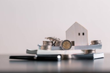 Ticari konsept stratejik mali yönetim para tasarrufu bankanın emlak tasarrufu ekonomik kredi geliştirme büyüme muhasebe satın alma yatırım yatırım ekonomisi teşvik eder