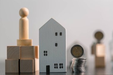 Ticari konsept stratejik mali yönetim para tasarrufu bankanın emlak tasarrufu ekonomik kredi geliştirme büyüme muhasebe satın alma yatırım yatırım ekonomisi teşvik eder