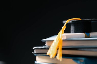 Konsept eğitim, işletme bursu temel fikir küreselleşme, havan topu öğrencileri üniversitelerde öğrenme ve öğrenim görmektir.