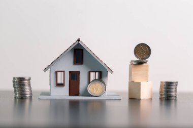 Ticari konsept stratejik mali yönetim para tasarrufu bankanın emlak tasarrufu ekonomik kredi geliştirme büyüme muhasebe satın alma yatırım yatırım ekonomisi teşvik eder