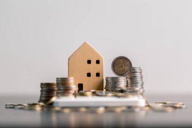 Ticari konsept stratejik mali yönetim para tasarrufu bankanın emlak tasarrufu ekonomik kredi geliştirme büyüme muhasebe satın alma yatırım yatırım ekonomisi teşvik eder