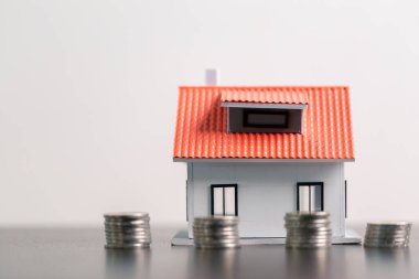 Ticari konsept stratejik mali yönetim para tasarrufu bankanın emlak tasarrufu ekonomik kredi geliştirme büyüme muhasebe satın alma yatırım yatırım ekonomisi teşvik eder