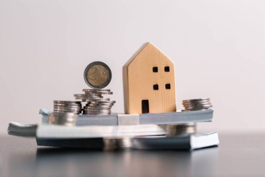 Ticari konsept stratejik mali yönetim para tasarrufu bankanın emlak tasarrufu ekonomik kredi geliştirme büyüme muhasebe satın alma yatırım yatırım ekonomisi teşvik eder