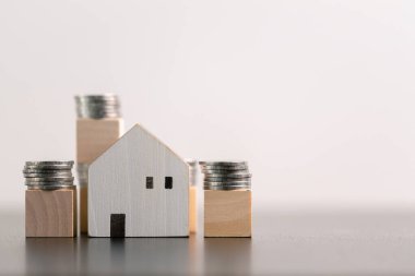 Ticari konsept stratejik mali yönetim para tasarrufu bankanın emlak tasarrufu ekonomik kredi geliştirme büyüme muhasebe satın alma yatırım yatırım ekonomisi teşvik eder