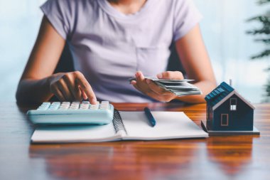 Ticari konsept stratejik mali yönetim para tasarrufu bankanın emlak tasarrufu ekonomik kredi geliştirme büyüme muhasebe satın alma yatırım yatırım ekonomisi teşvik eder