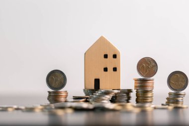 Ticari konsept stratejik mali yönetim para tasarrufu bankanın emlak tasarrufu ekonomik kredi geliştirme büyüme muhasebe satın alma yatırım yatırım ekonomisi teşvik eder