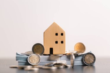 Ticari konsept stratejik mali yönetim para tasarrufu bankanın emlak tasarrufu ekonomik kredi geliştirme büyüme muhasebe satın alma yatırım yatırım ekonomisi teşvik eder