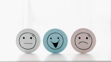 Müşteri mutlu ikon, müşteri memnuniyeti anket konsepti, hizmet kalitesi, pazarlama anketleri, reytingler, gözden geçirme, kopyalama alanı ile ilgili mutlu müşteri memnuniyetinden olumlu geri bildirim