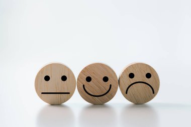 Müşteri mutlu ikon, müşteri memnuniyeti anket konsepti, hizmet kalitesi, pazarlama anketleri, reytingler, gözden geçirme, kopyalama alanı ile ilgili mutlu müşteri memnuniyetinden olumlu geri bildirim