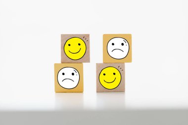 Müşteri mutlu ikon, müşteri memnuniyeti anket konsepti, hizmet kalitesi, pazarlama anketleri, reytingler, gözden geçirme, kopyalama alanı ile ilgili mutlu müşteri memnuniyetinden olumlu geri bildirim